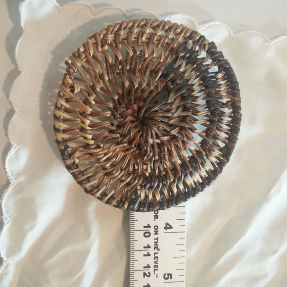 NWOT Set of 6 Sea Shell Napkin Holders, Dinner Napkins, and Handwoven Coasters - Picture 16 of 16
